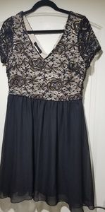 Fashion To Figure Short Sleeve Lace A Line Dress